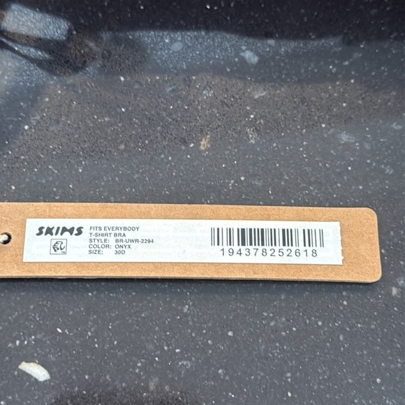 NWT Skims Fits Everybody T-Shirt Bra SZ 30D - Picture 2 of 5